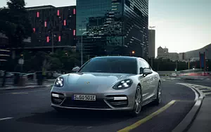   Porsche Panamera Turbo S E-Hybrid Executive - 2017