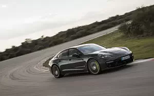   Porsche Panamera Turbo S E-Hybrid - 2017