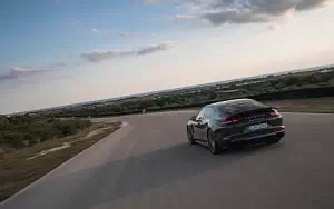   Porsche Panamera Turbo S E-Hybrid - 2017