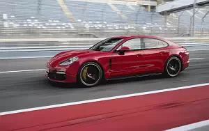   Porsche Panamera GTS - 2018