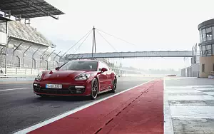   Porsche Panamera GTS - 2018