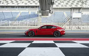   Porsche Panamera GTS - 2018