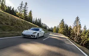   Porsche Panamera Turbo S E-Hybrid (Carrara White Metallic) - 2020