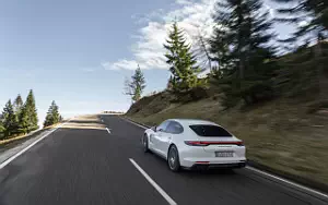   Porsche Panamera Turbo S E-Hybrid (Carrara White Metallic) - 2020