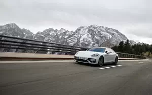   Porsche Panamera Turbo S E-Hybrid (Carrara White Metallic) - 2020