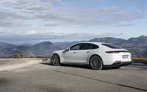   Porsche Panamera Turbo S E-Hybrid (Carrara White Metallic) - 2020