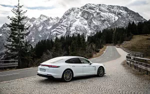   Porsche Panamera Turbo S E-Hybrid (Carrara White Metallic) - 2020