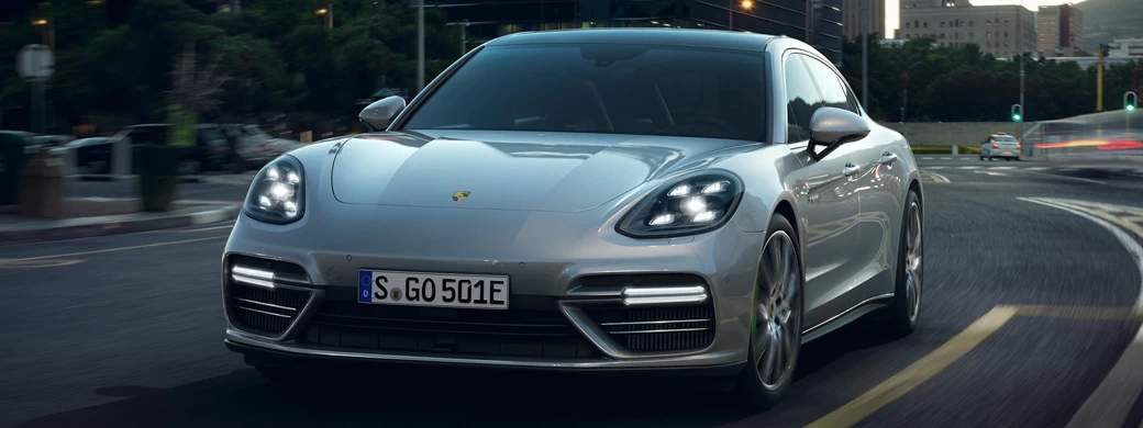   Porsche Panamera Turbo S E-Hybrid Executive - 2017 - Car wallpapers