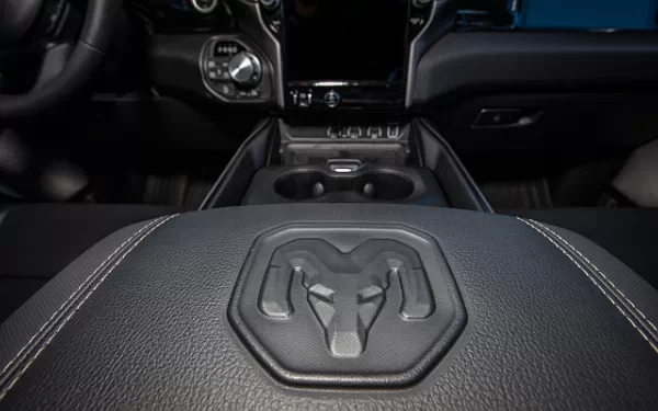 ���� ���������� Ram 1500 Rebel (Hydro Blue/Diamond Black) - 2024