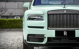   Rolls-Royce Cullinan Black Badge Mid-Century Modern - 2021