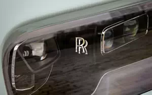   Rolls-Royce Cullinan Black Badge Mid-Century Modern - 2021