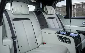   Rolls-Royce Cullinan Black Badge Mid-Century Modern - 2021