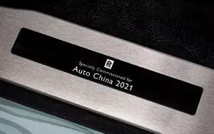   Rolls-Royce Cullinan Black Badge Mid-Century Modern - 2021