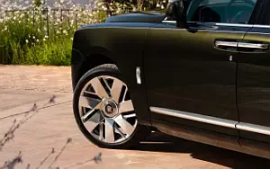   Rolls-Royce Cullinan Luxurian - 2024