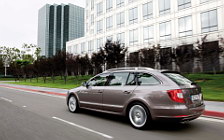   Skoda Superb Combi - 2009