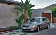   Skoda Superb Combi - 2009