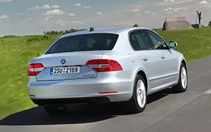   Skoda Superb - 2013