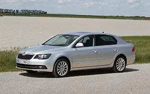   Skoda Superb - 2013