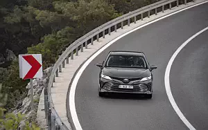   Toyota Camry Hybrid - 2019