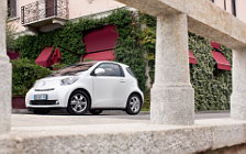   Toyota iQ - 2009
