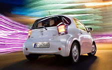   Toyota iQ - 2009
