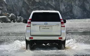   Toyota Land Cruiser Prado - 2013