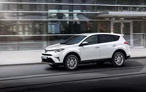   Toyota RAV4 Hybrid - 2016