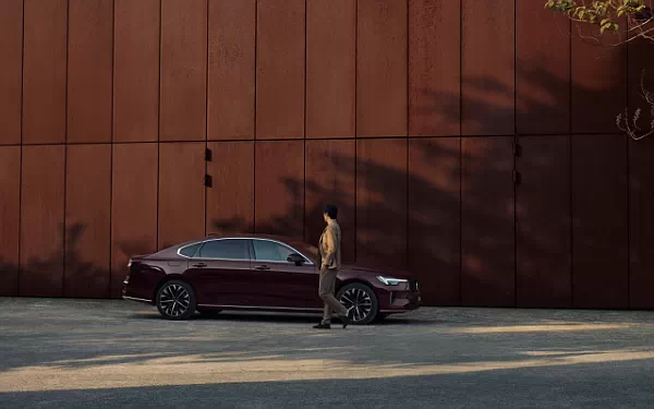 ���� ���������� Volvo S90 T8 Recharge China-spec - 2025
