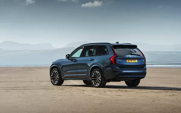 ���� ���������� Volvo XC90 T8 Recharge AWD UK-spec - 2024