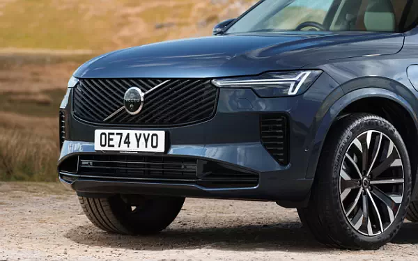 ���� ���������� Volvo XC90 T8 Recharge AWD UK-spec - 2024