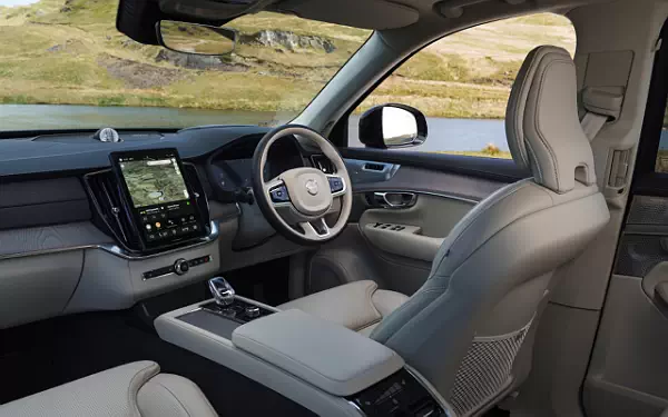 ���� ���������� Volvo XC90 T8 Recharge AWD UK-spec - 2024