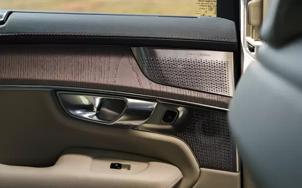 ���� ���������� Volvo XC90 T8 Recharge AWD UK-spec - 2024