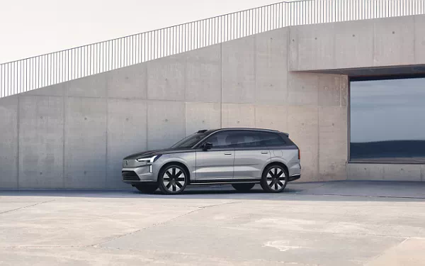 ���� ���������� Volvo EX90 Excellence - 2024