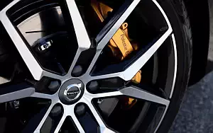 ���� ���������� Volvo S60 Polestar Engineered - 2018