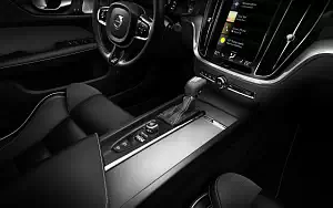 ���� ���������� Volvo S60 T6 AWD R-Design - 2018