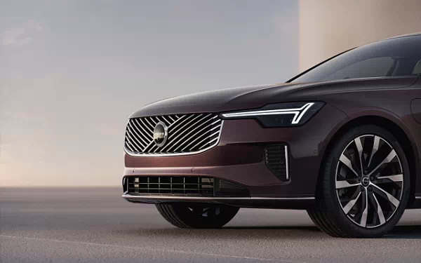 ���� ���������� Volvo S90 T8 Recharge - 2025