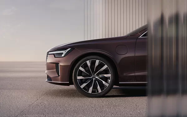 ���� ���������� Volvo S90 T8 Recharge - 2025