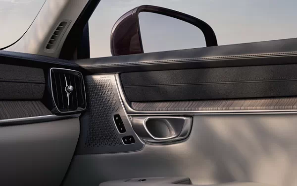 ���� ���������� Volvo S90 T8 Recharge - 2025