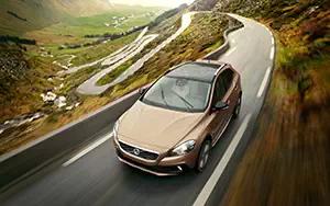 ���� ���������� Volvo V40 Cross Country - 2013