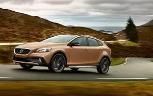 ���� ���������� Volvo V40 Cross Country - 2013