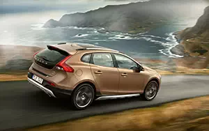 ���� ���������� Volvo V40 Cross Country - 2013