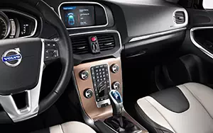 ���� ���������� Volvo V40 Cross Country - 2013