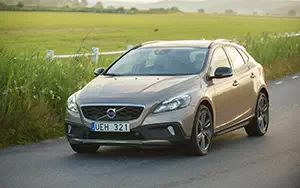 ���� ���������� Volvo V40 Cross Country - 2014