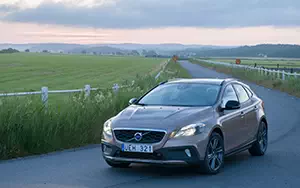 ���� ���������� Volvo V40 Cross Country - 2014