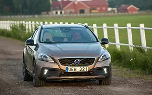���� ���������� Volvo V40 Cross Country - 2014