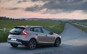 ���� ���������� Volvo V40 Cross Country - 2014