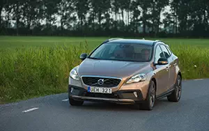 ���� ���������� Volvo V40 Cross Country - 2014