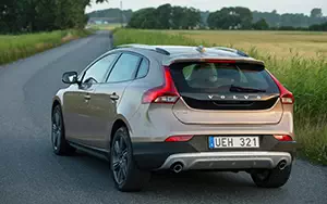 ���� ���������� Volvo V40 Cross Country - 2014