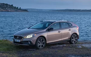���� ���������� Volvo V40 Cross Country - 2014