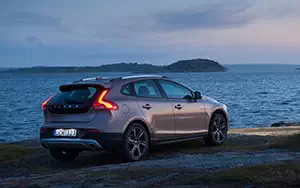���� ���������� Volvo V40 Cross Country - 2014